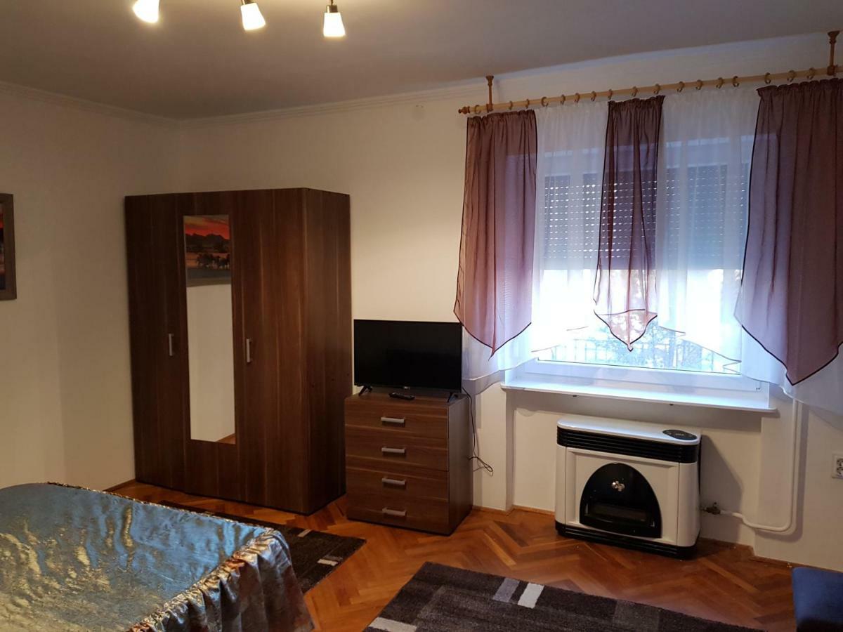 Lia Apartman Kiskunhalas Dış mekan fotoğraf