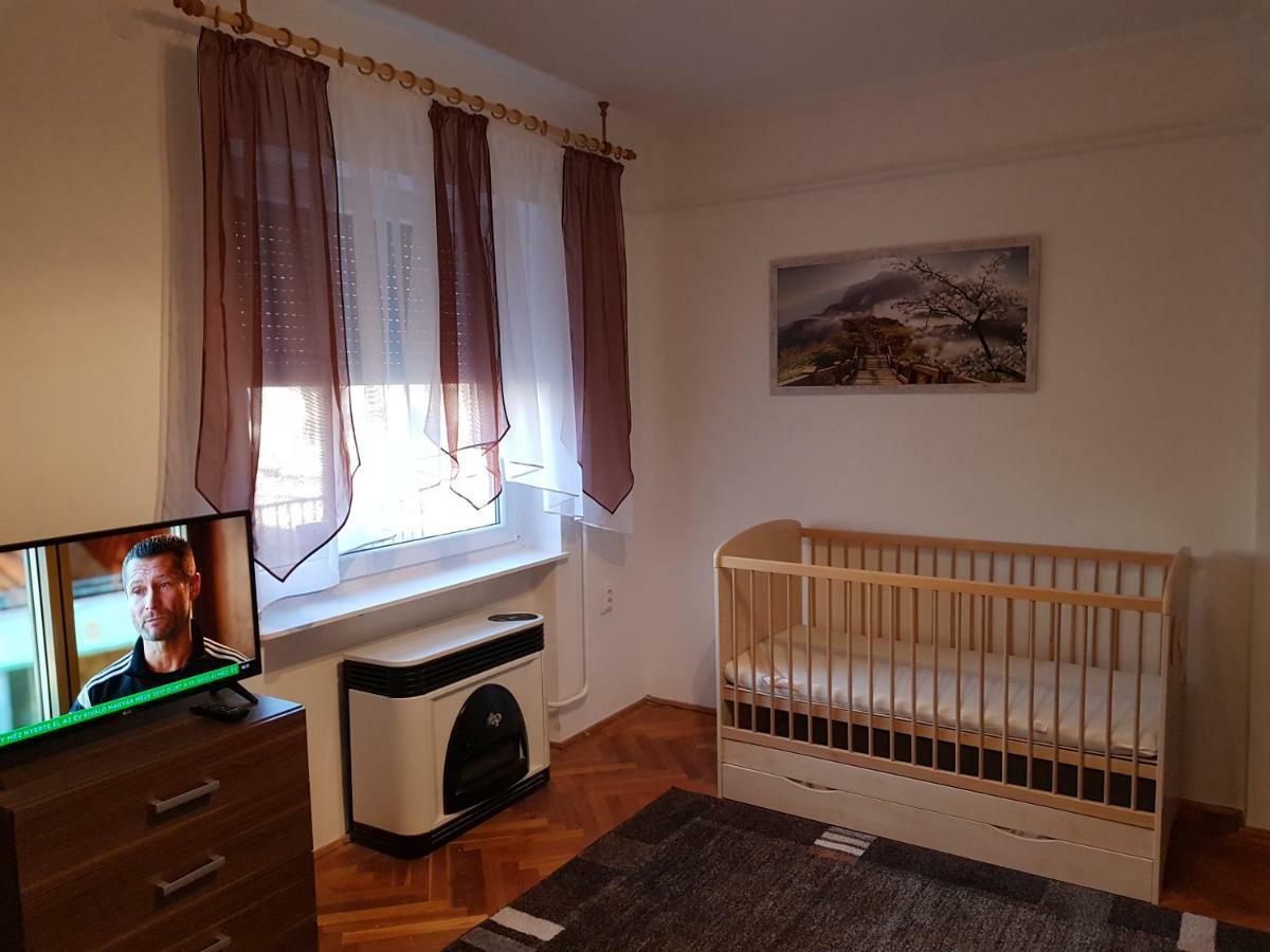 Lia Apartman Kiskunhalas Dış mekan fotoğraf